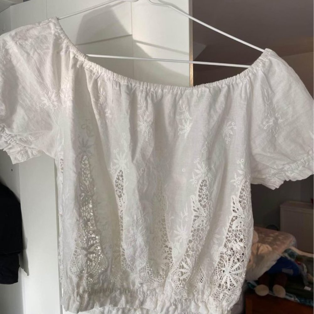 Off the Shoulder cropped tee shirt